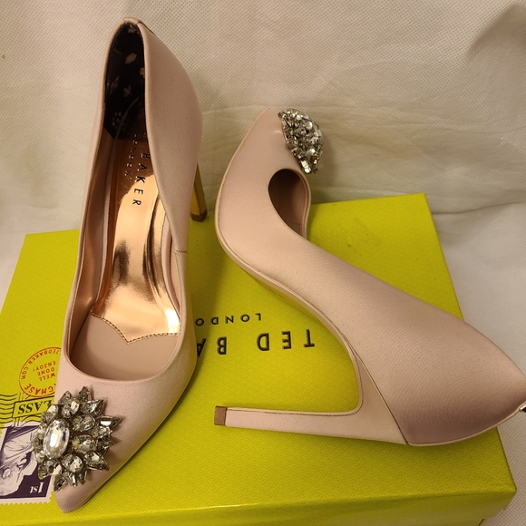 Ted Baker Brydien Brooch Detail Courts 